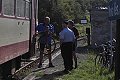 1.8. - Cesta do Měděnce <BR>Vykládání kol z vlaku v Nové Vsi 